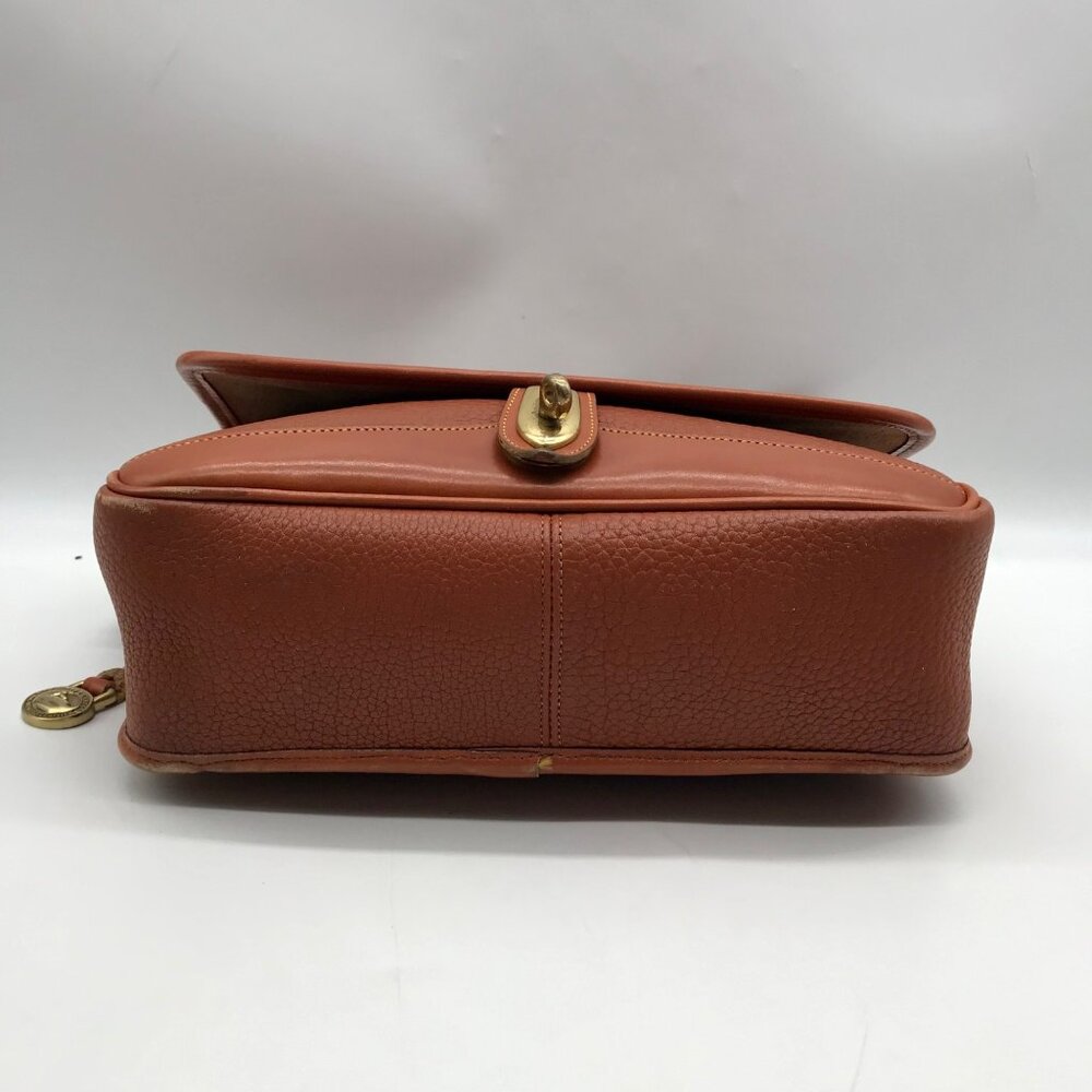 Dooney & Bourke Peanut Brown Pebbled Grain Leather Carrier Crossbody - Picture 5 of 11